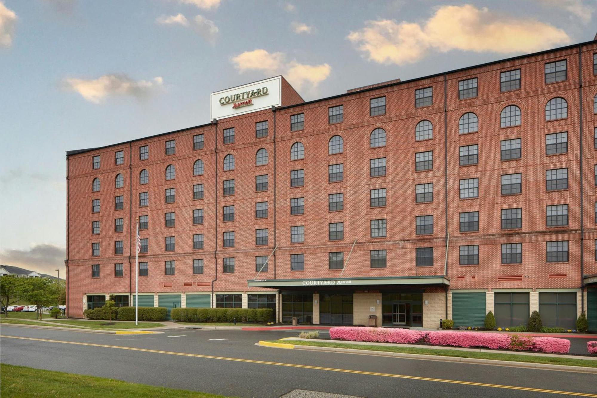 Courtyard At Ripken Stadium Hotel 3*