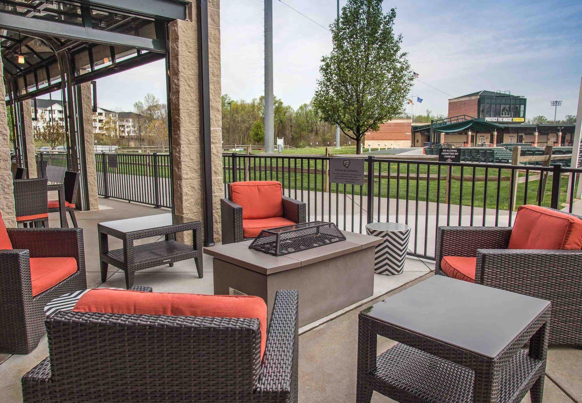 Hotel Courtyard At Ripken Stadium Aberdeen